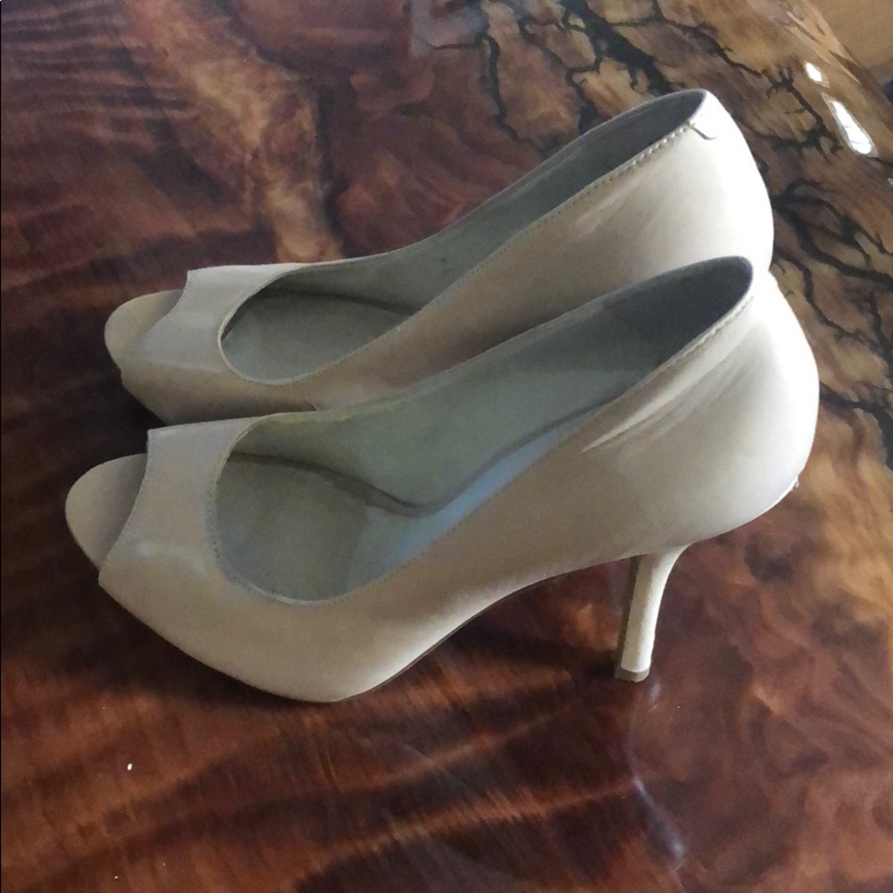Nine West nude heels